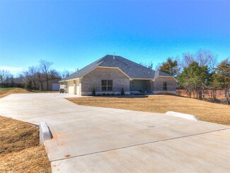 9041 Oak Tree Cir, Edmond, OK 73025