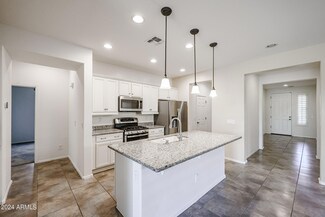 2027 E Hazeltine Way, Gilbert, AZ 85298