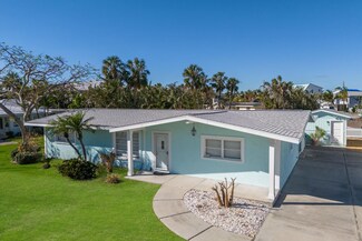 224 85th St, Holmes Beach, FL 34217