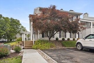 320 Sparrow Ct Unit 320, Three Bridges, NJ 08887