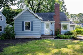 114 Clovercrest Dr, Rochester, NY 14618