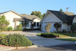 11811 Davenport Rd, Los Alamitos, CA 90720