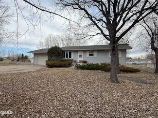 2118 11th Ave SW, Devils Lake, ND 58301