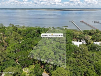 226 Old Plantation Dr W, Beaufort, SC 29907