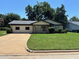 1713 Westcrest Dr, Arlington, TX 76013