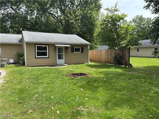 1267 Oxford Dr, Madison, OH 44057