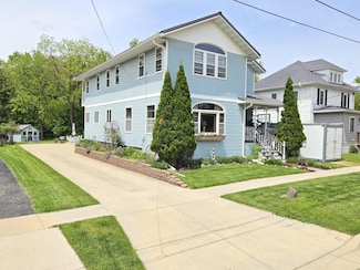 115 N Park St, Markesan, WI 53946