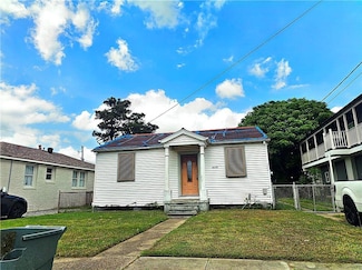 405 E Damour St, Chalmette, LA 70043