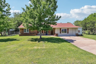 131 Carol Ln, Red Oak, TX 75154