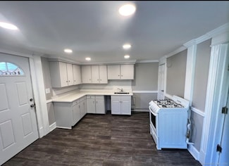 68 Anderson St Unit 3R, Naugatuck, CT 06770