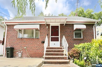 25 Marion Ave, Rochelle Park, NJ 07662
