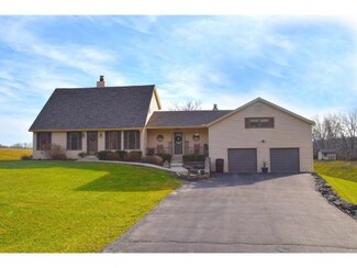 8826 Grelle Rd, Dillsboro, IN 47018