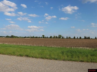 35818 Sharon Prairie Dr, Le Sueur, MN 56058