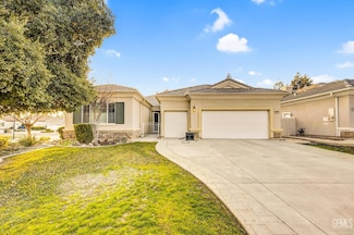 5800 Blazing Star Ln, Bakersfield, CA 93306