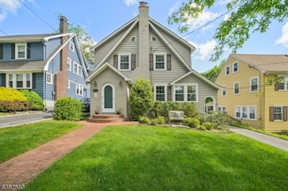 86 Hillside Ave, Verona, NJ 07044