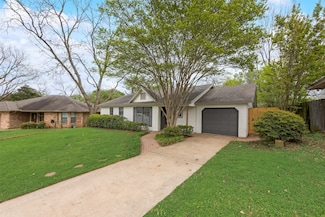 907 Melanie Ln, Keene, TX 76059