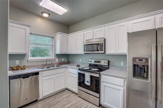1727 Division St, Commerce, TX 75428