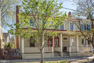 49 Buttonwood St, Lambertville, NJ 08530