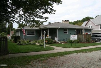114 E 2nd St, Chadwick, IL 61014