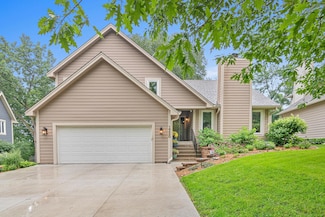 16450 S Manor Rd, Eden Prairie, MN 55346