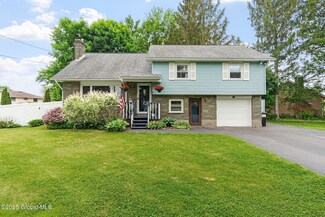 129 Charlton Rd, Ballston Lake, NY 12019