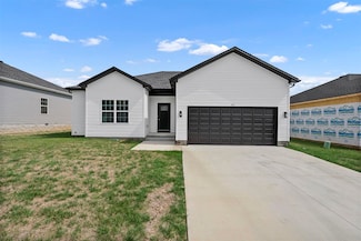 451 White Dogwood Dr, Bowling Green, KY 42101