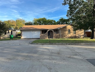 4944 Saucer Dr, Haltom City, TX 76117