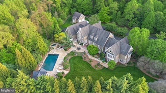 11820 Plantation Dr, Great Falls, VA 22066