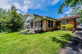 102 Green Hills Dr, Glasgow, KY 42141