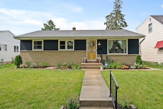 9350 W Melvina St, Milwaukee, WI 53222