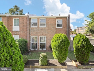 246 Stevenson Square, Alexandria, VA 22304