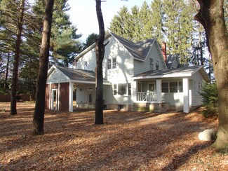 2816 S Lakeshore Dr, Saint Joseph, MI 49085