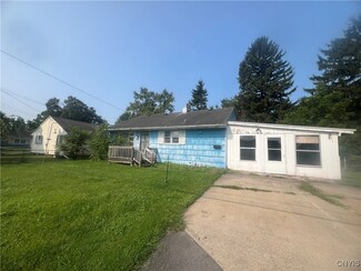 19 Frawley Dr, Baldwinsville, NY 13027