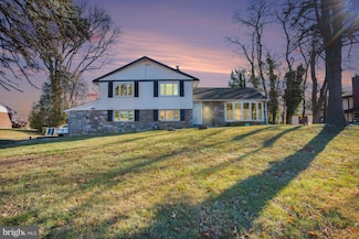 1875 Lippincott Rd, Huntingdon Valley, PA 19006