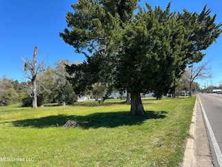 712 E Pass Rd, Gulfport, MS 39507
