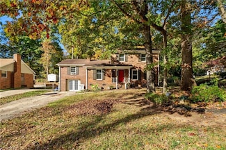 1000 Pineburr Rd, Jamestown, NC 27282