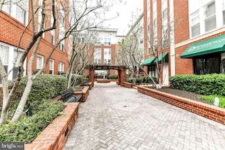 2665 Prosperity Ave Unit 240, Fairfax, VA 22031