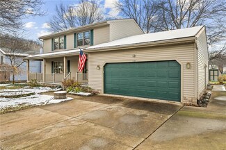 1581 Hawthorn St, Mogadore, OH 44260