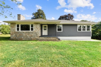 363 Amity Rd, Bethany, CT 06524