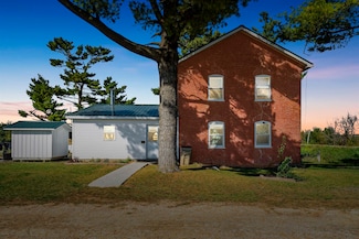 3379 245th Ave, Hopkinton, IA 52237