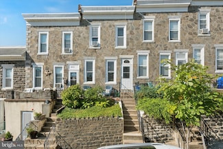 4612 Smick St, Philadelphia, PA 19127