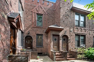 48- 17 39th Place Unit 1, Sunnyside, NY 11104