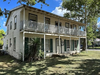 1009 North St, Kerrville, TX 78028