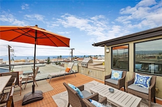 925 Monterey Blvd, Hermosa Beach, CA 90254