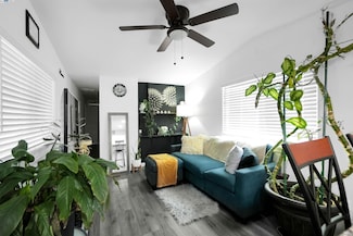 3875 Castro Valley Blvd Unit 32, Castro Valley, CA 94546