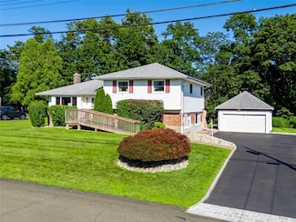 28 Terrace Ave, Nanuet, NY 10954