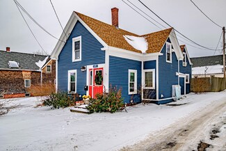 56 Grace St, Rockland, ME 04841