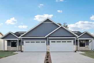 305 Willow St, Pardeeville, WI 53954