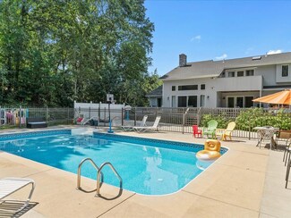 38 Rock Ridge Rd, Westerly, RI 02891