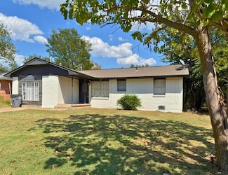 421 NW 58th St, Lawton, OK 73505